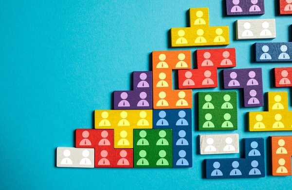 Comment planifier une expansion commerciale dans un nouveau pays pour une entreprise de cosmétiques végans ?