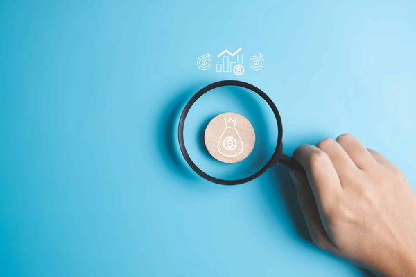 Investir nom propre : avantages et pièges à éviter